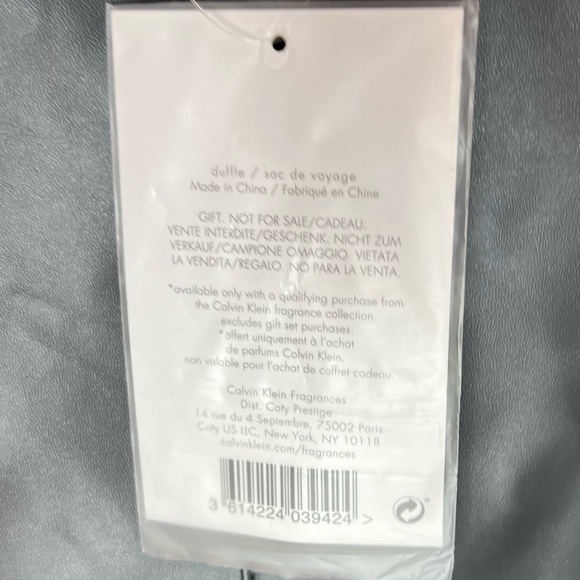 CALVIN KLEIN GREY DUFFLE BAG B51 - Picture 2 of 10